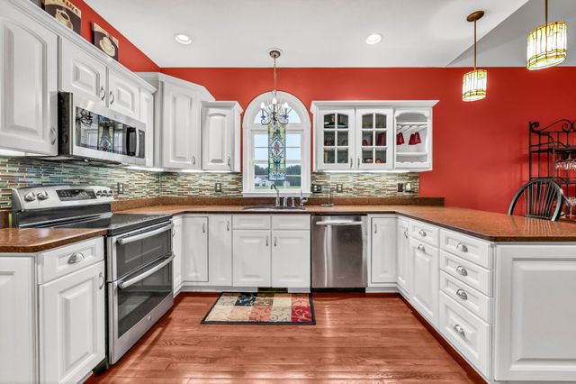 900 McClure Rd, Clarksville, TN 37040