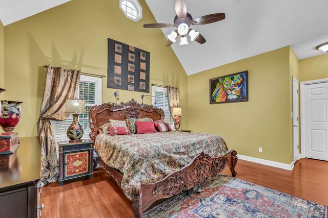 900 McClure Rd, Clarksville, TN 37040