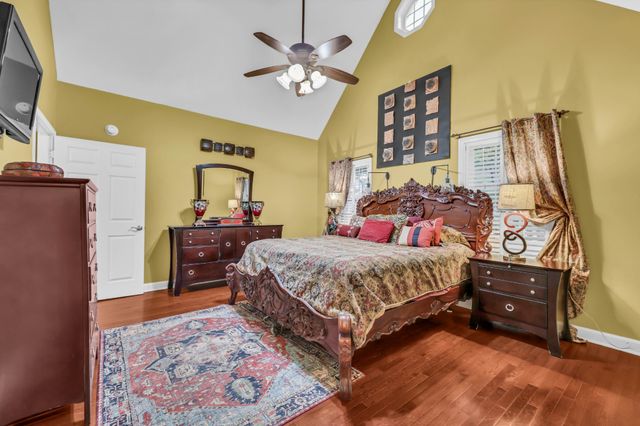 900 McClure Rd, Clarksville, TN 37040