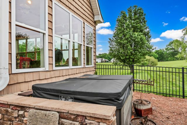 900 McClure Rd, Clarksville, TN 37040