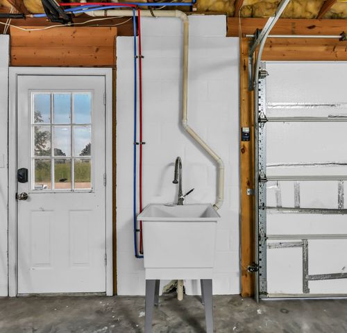 900 McClure Rd, Clarksville, TN 37040