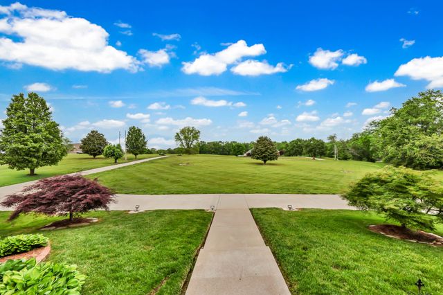 900 McClure Rd, Clarksville, TN 37040