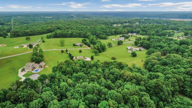 900 McClure Rd, Clarksville, TN 37040