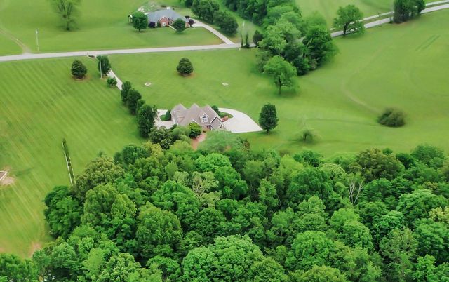 900 McClure Rd, Clarksville, TN 37040