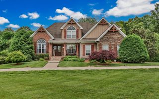 900 McClure Rd, Clarksville, TN 37040