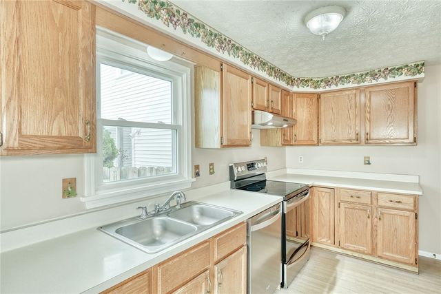 291 Deerhurst Lane, Webster, NY 14580