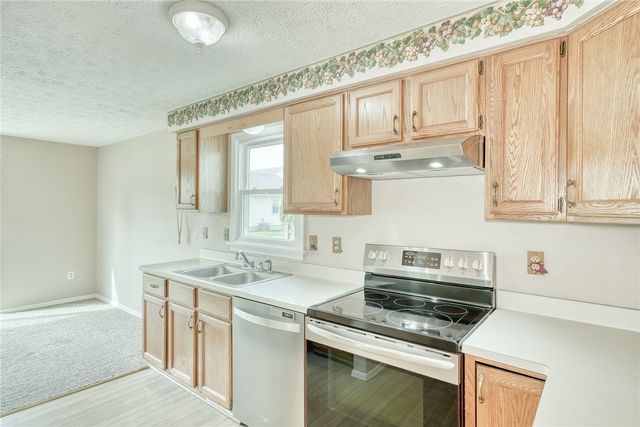 291 Deerhurst Lane, Webster, NY 14580