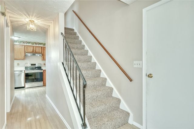 291 Deerhurst Lane, Webster, NY 14580
