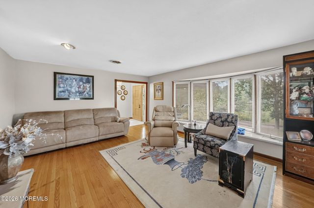 864 Breezy Oaks Drive, Toms River, NJ 08753