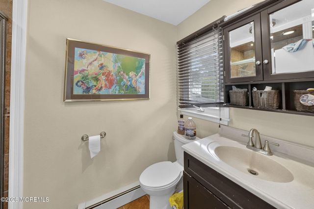 864 Breezy Oaks Drive, Toms River, NJ 08753