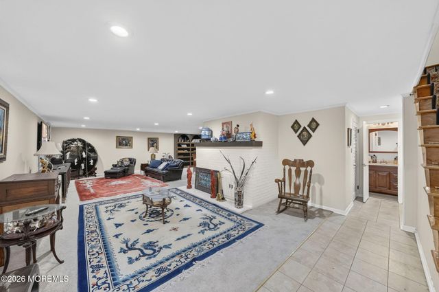 864 Breezy Oaks Drive, Toms River, NJ 08753