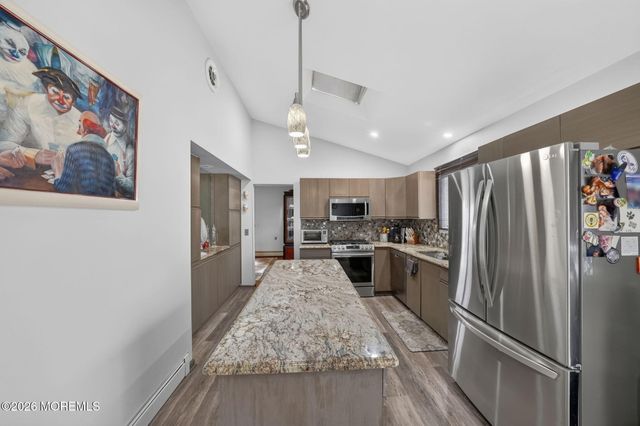 864 Breezy Oaks Drive, Toms River, NJ 08753
