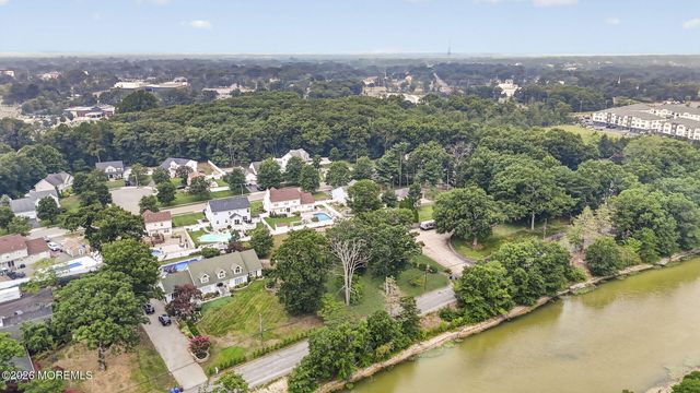 864 Breezy Oaks Drive, Toms River, NJ 08753