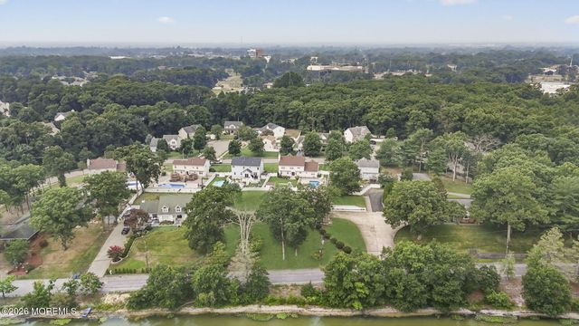 864 Breezy Oaks Drive, Toms River, NJ 08753