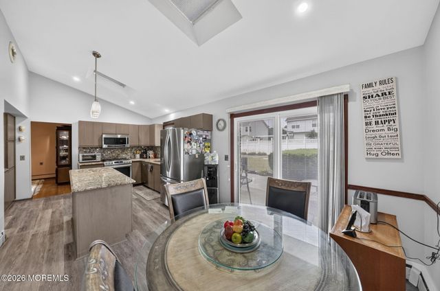 864 Breezy Oaks Drive, Toms River, NJ 08753