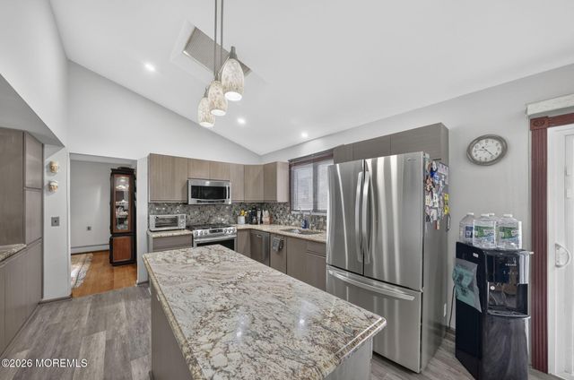 864 Breezy Oaks Drive, Toms River, NJ 08753