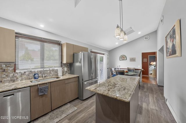 864 Breezy Oaks Drive, Toms River, NJ 08753