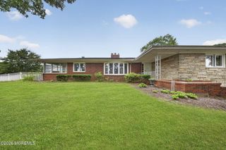 864 Breezy Oaks Drive, Toms River, NJ 08753