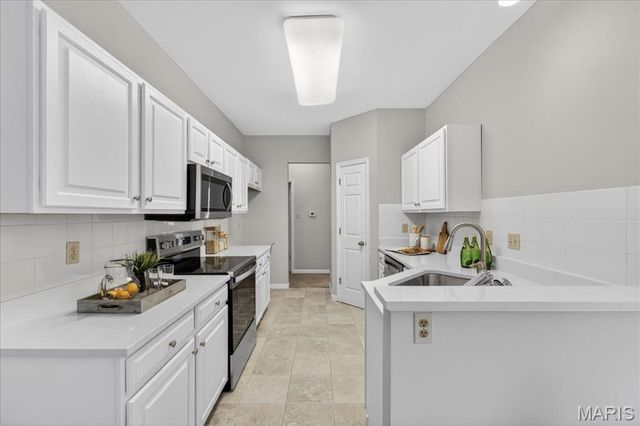 853 Wellesley Place Drive, Chesterfield, MO 63017