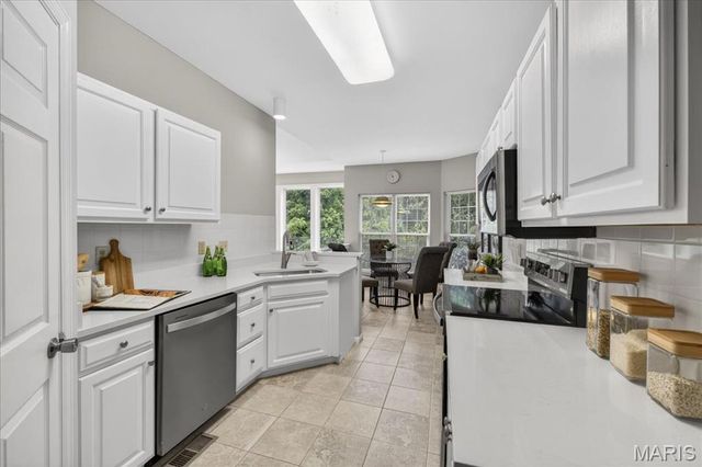 853 Wellesley Place Drive, Chesterfield, MO 63017