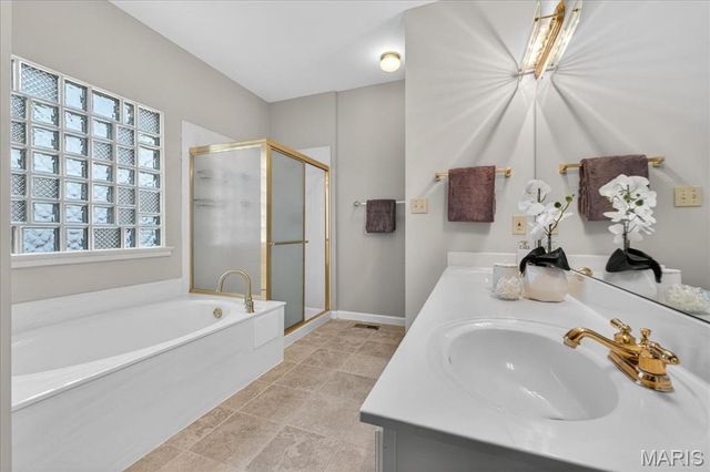 853 Wellesley Place Drive, Chesterfield, MO 63017