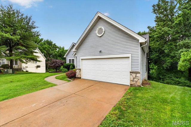 853 Wellesley Place Drive, Chesterfield, MO 63017
