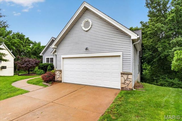 853 Wellesley Place Drive, Chesterfield, MO 63017