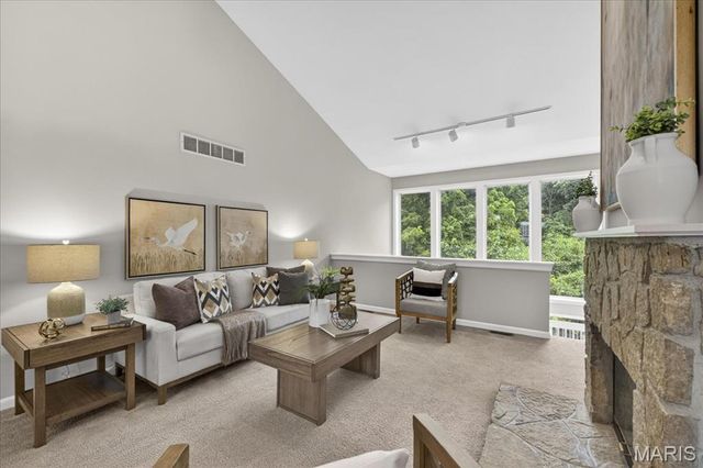 853 Wellesley Place Drive, Chesterfield, MO 63017