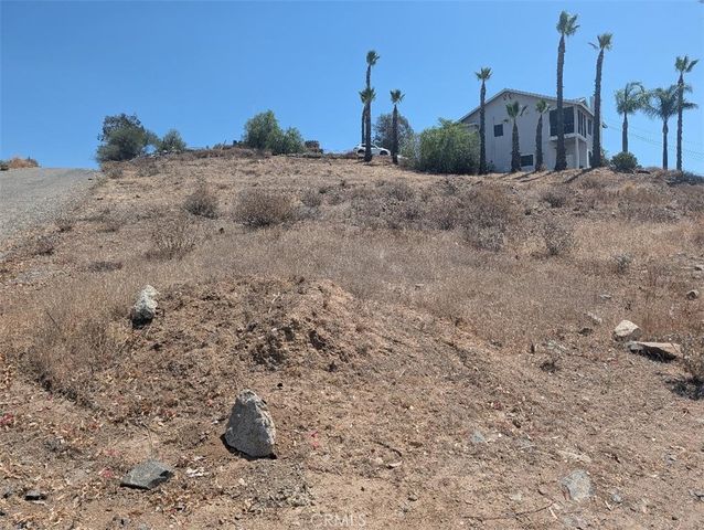 123 Vista Way, Canyon Lake, CA 92587