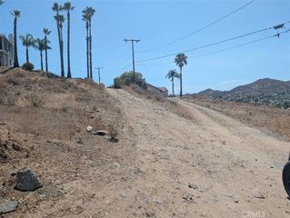 123 Vista Way, Canyon Lake, CA 92587