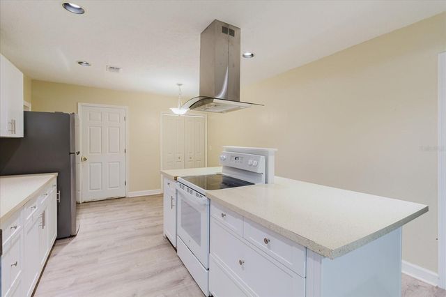 1210 LADY ELAINE DRIVE, Valrico, FL 33594