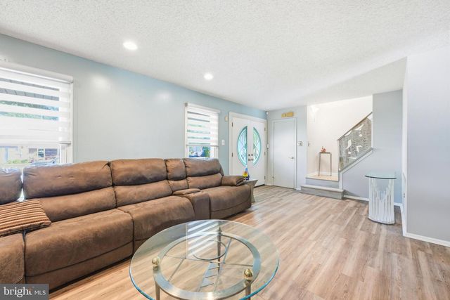 1265 BARCLAY CRES, Yardley, PA 19067