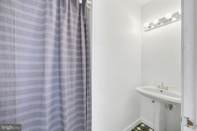 1265 BARCLAY CRES, Yardley, PA 19067