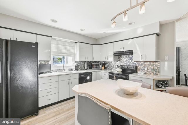 1265 BARCLAY CRES, Yardley, PA 19067