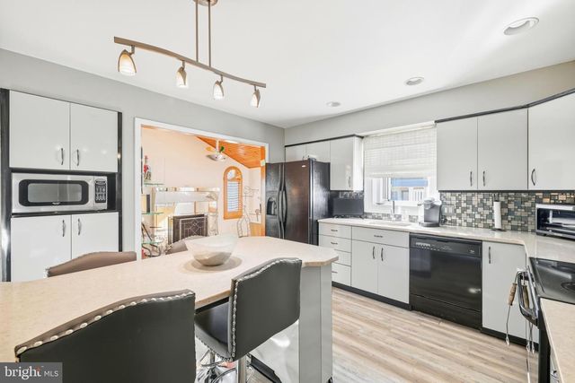 1265 BARCLAY CRES, Yardley, PA 19067