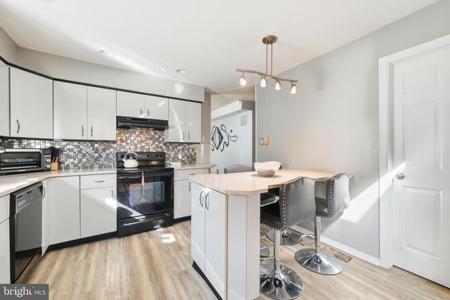 1265 BARCLAY CRES, Yardley, PA 19067