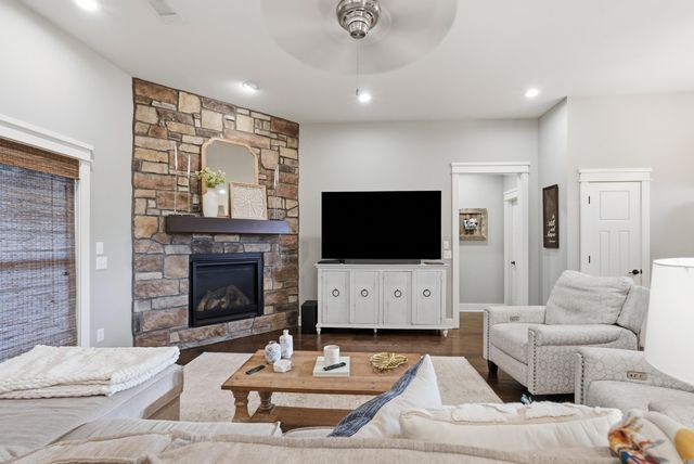 225 Vintage Cove, Conway, AR 72034
