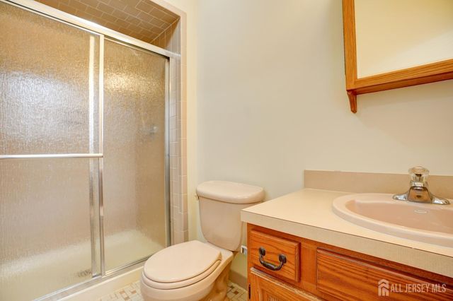 11 LENOX Street, Edison, NJ 08817
