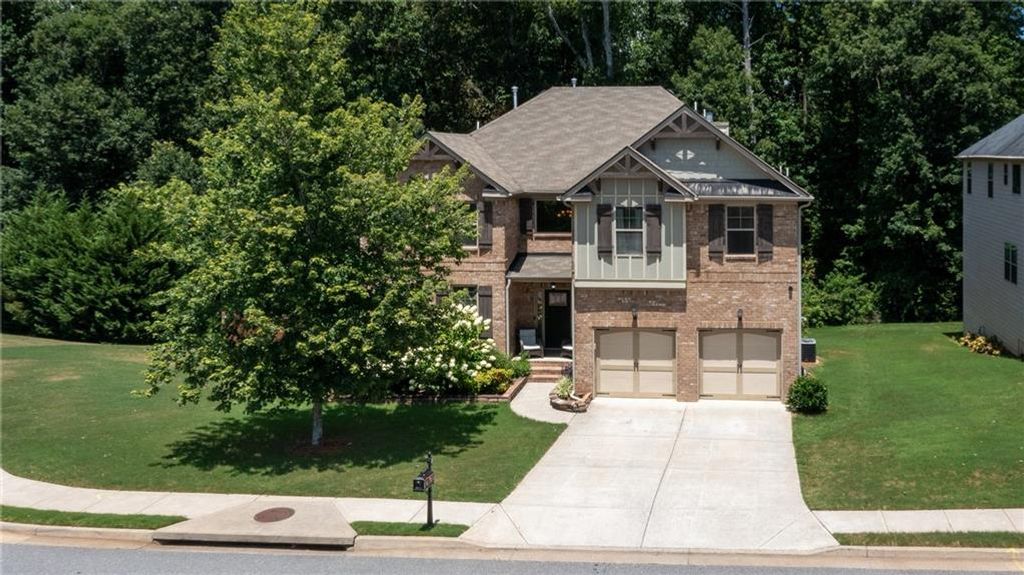 Image 1 of property listing at 5325 Winding Lakes Drive, Cumming, GA 30028