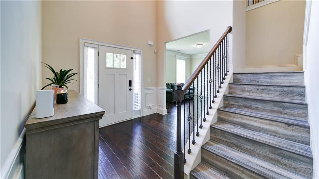 Image 11 of property listing at 5325 Winding Lakes Drive, Cumming, GA 30028