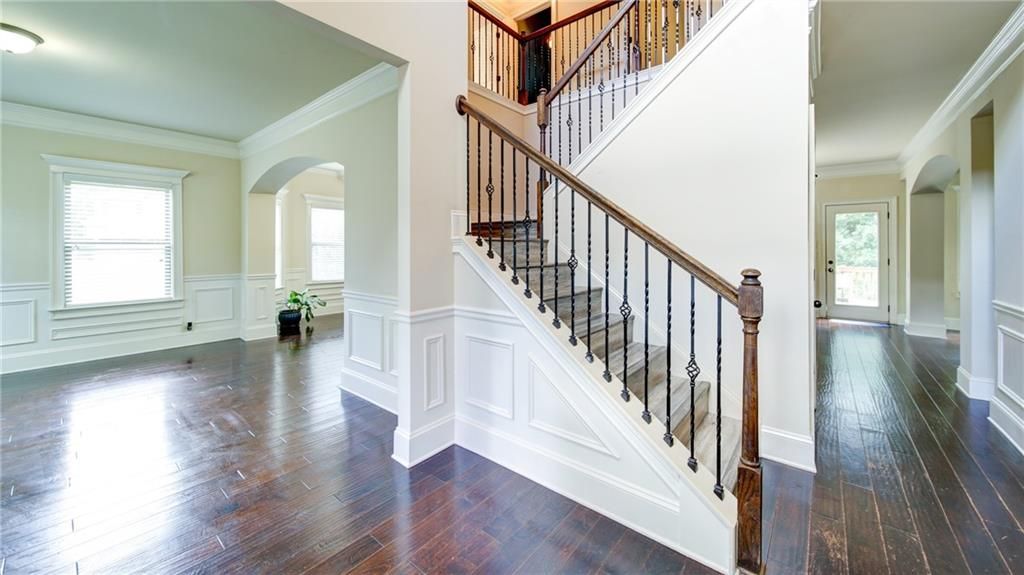 Image 13 of property listing at 5325 Winding Lakes Drive, Cumming, GA 30028