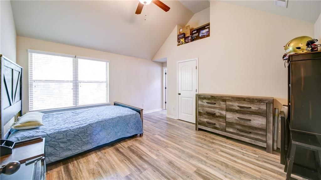 Image 18 of property listing at 5325 Winding Lakes Drive, Cumming, GA 30028