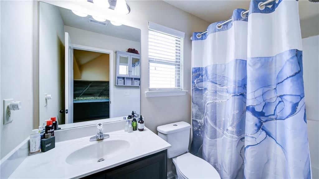 Image 19 of property listing at 5325 Winding Lakes Drive, Cumming, GA 30028