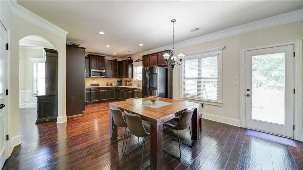 Image 3 of property listing at 5325 Winding Lakes Drive, Cumming, GA 30028