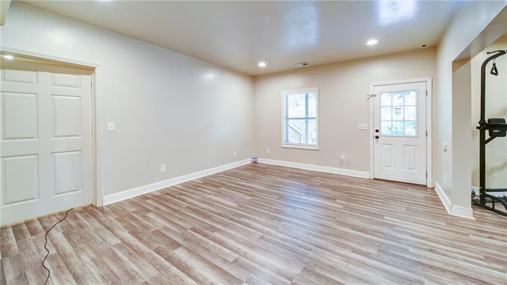 Image 31 of property listing at 5325 Winding Lakes Drive, Cumming, GA 30028