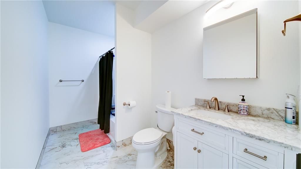 Image 34 of property listing at 5325 Winding Lakes Drive, Cumming, GA 30028