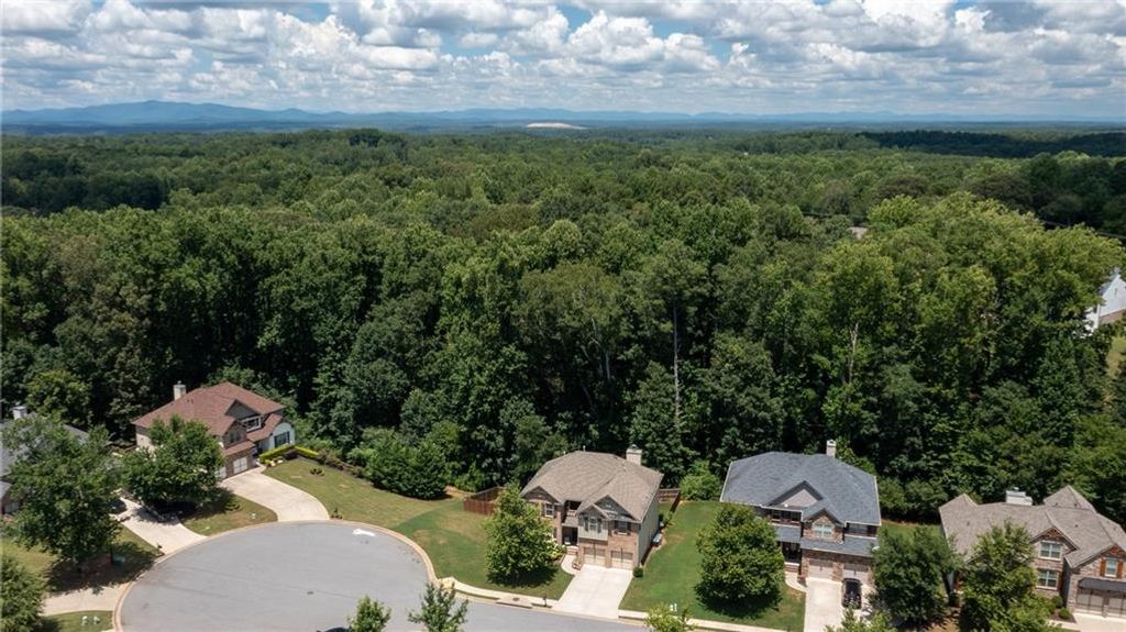 Image 41 of property listing at 5325 Winding Lakes Drive, Cumming, GA 30028