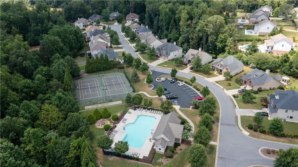 Image 42 of property listing at 5325 Winding Lakes Drive, Cumming, GA 30028