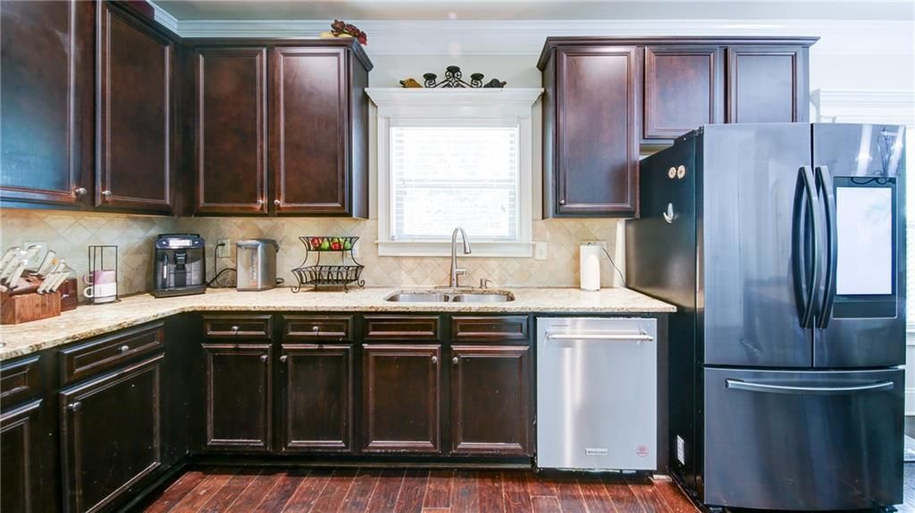 Image 6 of property listing at 5325 Winding Lakes Drive, Cumming, GA 30028