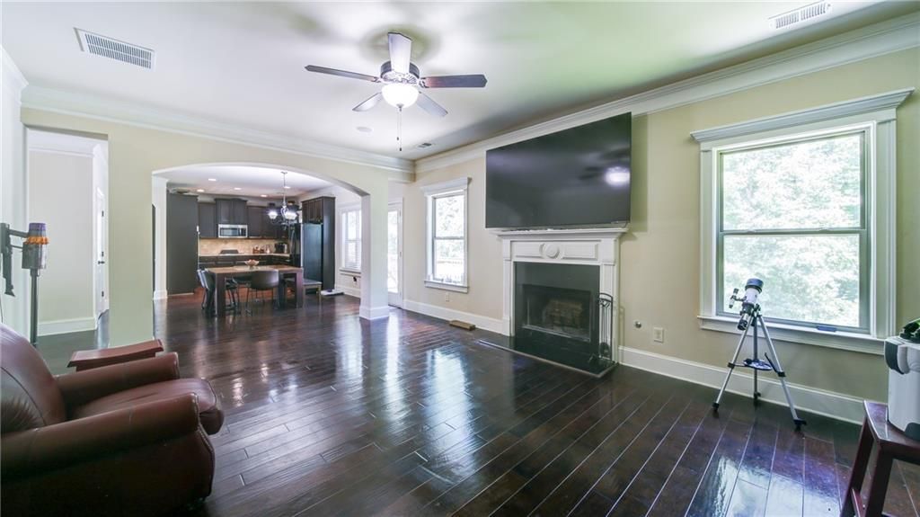 Image 9 of property listing at 5325 Winding Lakes Drive, Cumming, GA 30028